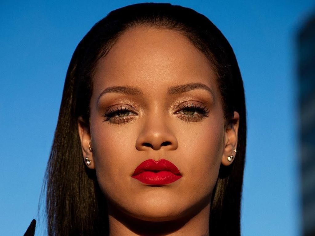 7 Produk Terlaris Fenty Beauty yang Bikin Rihanna Jadi Miliuner di Usia 33 7 Produk Terlaris Fenty Beauty yang Bikin Rihanna Jadi Miliuner di Usia 33