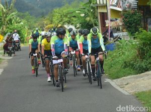Gowes 200 Km Semarang-Magelang, Gubernur Ganjar Menerjang Hujan