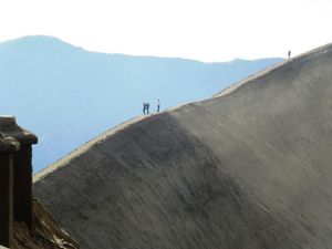 Damai, Menikmati Panorama Indah dari Ketinggian