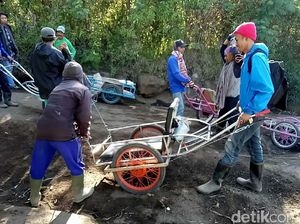 Taksi di Jalur Pendakian Gunung Ijen yang Tak Murah