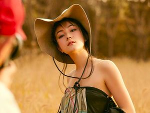 Terpesona Kecantikan Gadis Lawan Main Jack Ma