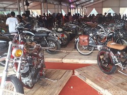 Motor Modifikasi Terbaik Bersaing di Surabaya