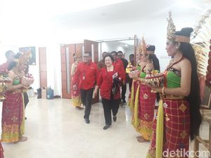 Megawati Puji Risma: Dia Bisa Turunkan Suhu Surabaya 2 Derajat