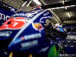 Ada Robot Star Wars di Motor Rossi dan Vinales
