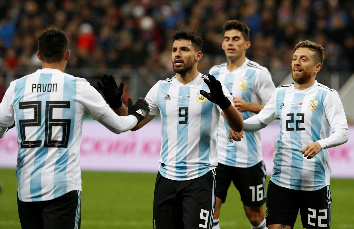Sergio Aguero merayakan golnya ke gawang Rusia (Sergei Karpukhin/Reuters)