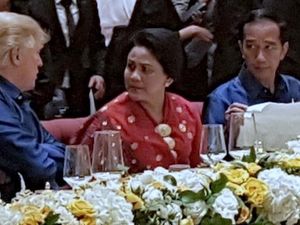 Melihat Keakraban Jokowi-Iriana dengan Trump di Gala Dinner APEC