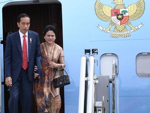 Jokowi dan Keluarga Tiba di Medan Malam Ini