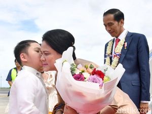 Jokowi-Iriana Disambut Tarian dan Seikat Bunga Saat Tiba di Filipina