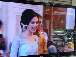Gelar Lamaran, Syahnaz Sadiqah Cantik Berkebaya Biru