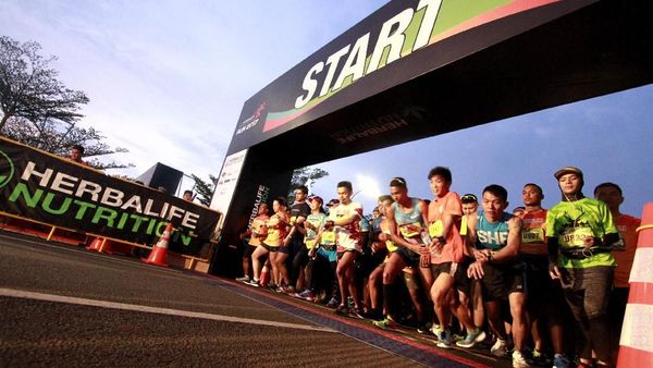 Ribuan Peserta Ikuti Herbalife Run 2017