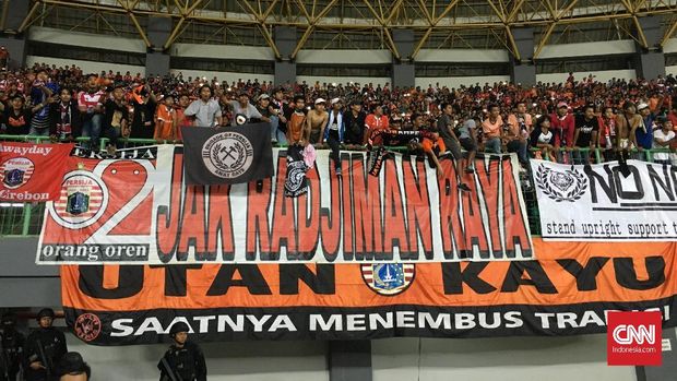 Dukungan Jakmania akan membangkitkan semangat Persija Jakarta.