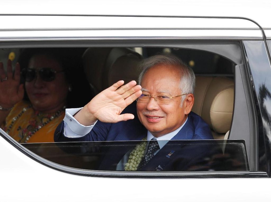 Jelang Pemilu, PM Najib Janji Naikkan Gaji PNS Malaysia Rp 5,1 T