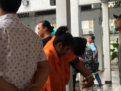 Ditangkap Polisi Karena Bawa Sabu, Sepasang Kekasih ini Menangis