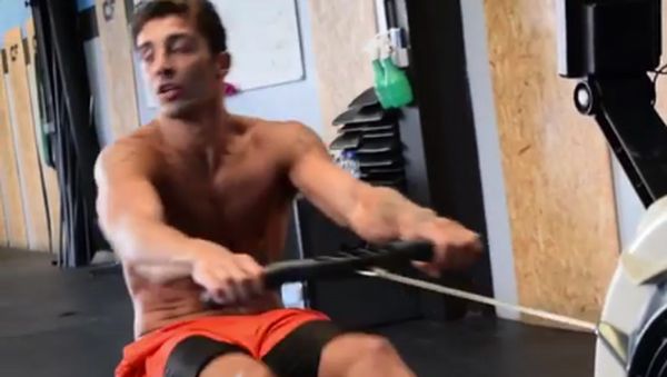 Rutinitas di Balik Otot Six Pack Andrea Iannone Pembalap MotoGP