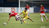 Saat laga baru berusia tiga menit mereka sukses menjebol gawang Macan Kemayoran melalui aksi Ilija Spasojevic.  