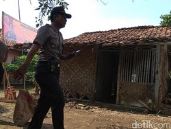 Bahagianya Nenek Nameh Saat Gubuknya Dibedah Kapolda Jabar