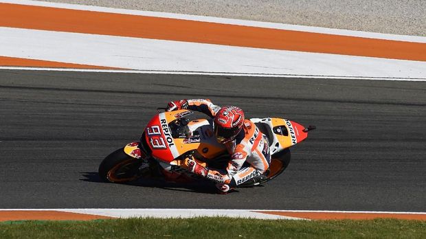 Marc Marquez membukukan waktu tercepat pada menit-menit akhir di sesi latihan bebas ketiga.