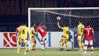 Bertanding sehari setelah disahkan jadi juara Liga 1, Bhayangkara sebenarnya bisa unggul lebih dulu.   