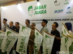 Relawan Jabar Juara Galang Dana untuk Ridwan Kamil