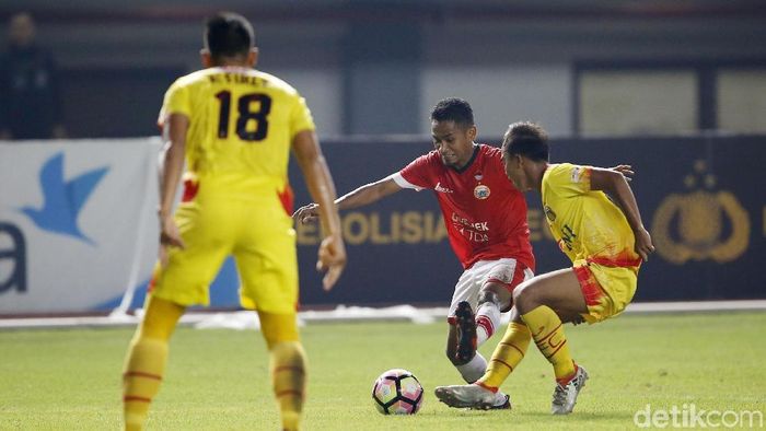 PT LIB belum bisa menjanjikan kapan subsidi dibagi (Rachman Haryanto/detikSport) PT LIB belum bisa menjanjikan kapan subsidi dibagi (Rachman Haryanto/detikSport)