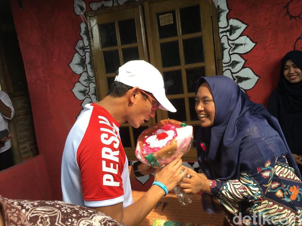 Tata Kampung Bayam, Sandiaga akan Tampung Usul Warga Tata Kampung Bayam, Sandiaga akan Tampung Usul Warga