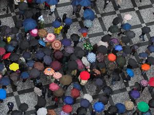 BMKG Prediksi Hujan Lebat, Jaga Kesehatan dengan 4 Cara Ini (1)