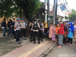 Prarekonstruksi Dokter Tembak Mati Istri, Keluarga dr Letty Datang