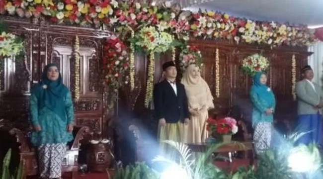 Viral Lagu Indonesia Raya Dinyanyikan di Acara Pernikahan