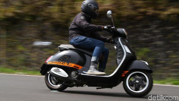 Jalan-jalan ke Yogya dengan Skuter Rp 100 Juta Lebih