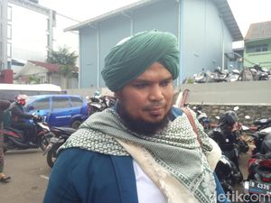 Tugas Ustaz Derry Sulaiman Sudah Selesai di Polemik Rumah Tangga Inara-Virgoun Tugas Ustaz Derry Sulaiman Sudah Selesai di Polemik Rumah Tangga Inara-Virgoun