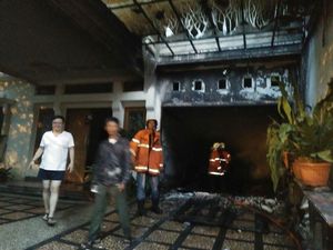 Korsleting Panel Listrik, Sebuah Garasi Terbakar