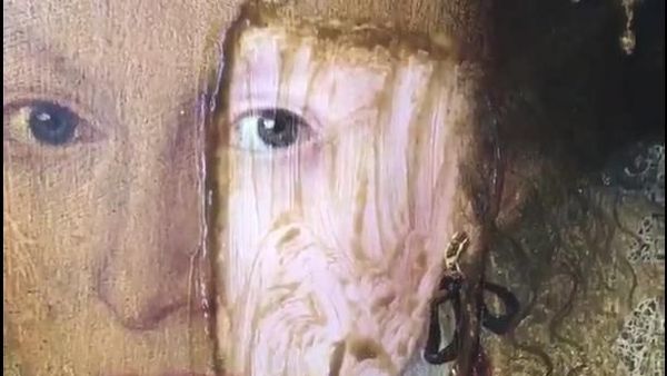 Begini Caranya Restorasi Lukisan Berusia 200 Tahun