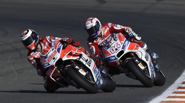 Gaji Jorge Lorenzo masih mengalahkan Andrea Dovizioso di Ducati.