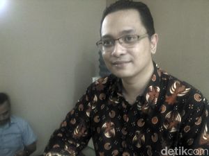 Polisi Periksa Saksi Pelapor Ahmad Dhani soal Status Facebook Polisi Periksa Saksi Pelapor Ahmad Dhani soal Status Facebook