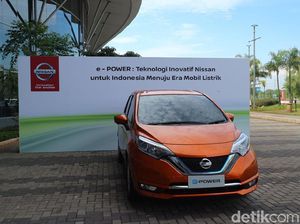 Menteri Perindustrian Jajal Mobil Listrik Nissan