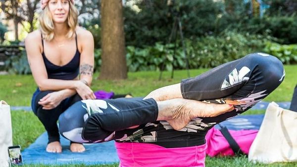 Foto: Kenalan dengan Tao Porchon-Lynch, Instruktur Yoga Tertua di Dunia