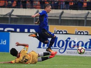 Kim Kurniawan Targetkan Comeback bersama Persib Bulan Depan Kim Kurniawan Targetkan Comeback bersama Persib Bulan Depan