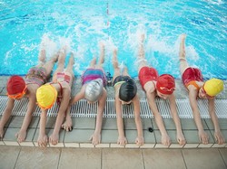 Ini Alasan Latihan Berenang Bisa Tambah Rasa Percaya Diri Anak