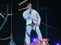 Travis Scott Sempat Pesta Bareng Drake Usai Konser Maut