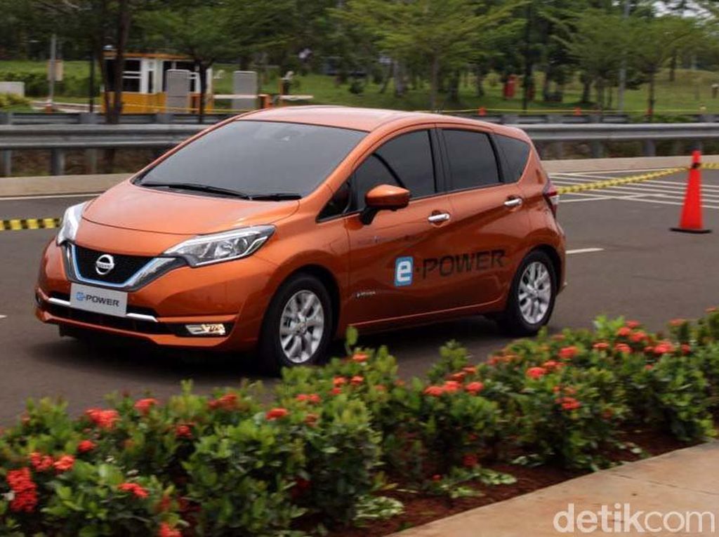 Wow! Pakai Mobil Ini, Sekali Full Tank Bisa Tempuh 1.400 Km Wow! Pakai Mobil Ini, Sekali Full Tank Bisa Tempuh 1.400 Km