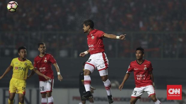 Keberadaan Bambang Pamungkas di babak pertama kurang berdampak.