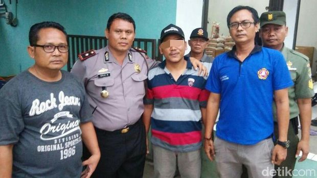 4 Orang warga yang diduga dalang penggerebekan ini ditangkap polisi.