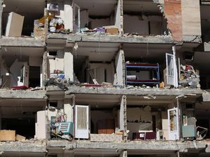 Korban Tewas Gempa Iran Jadi 450 Orang, 30 Ribu Rumah Rusak