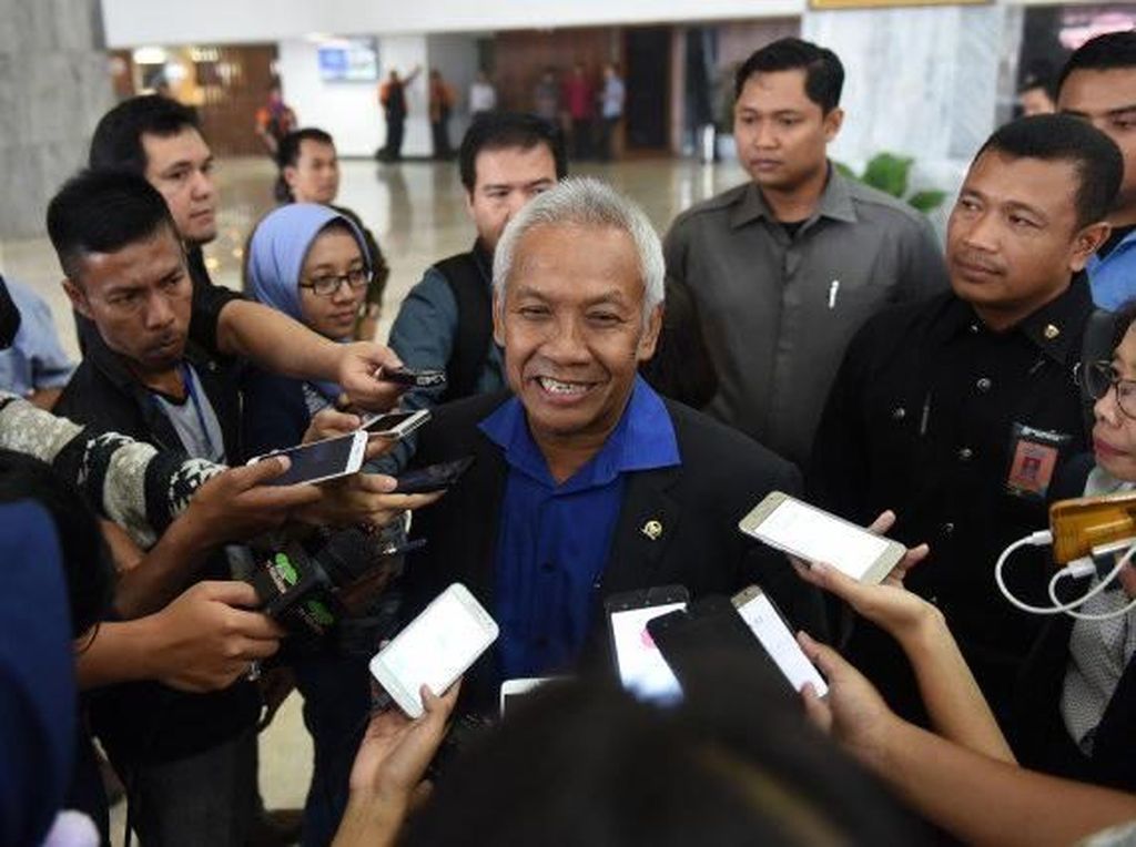 UU MD3 Belum Diundangkan, Tak Ada Pelantikan Pimpinan DPR Hari Ini UU MD3 Belum Diundangkan, Tak Ada Pelantikan Pimpinan DPR Hari Ini