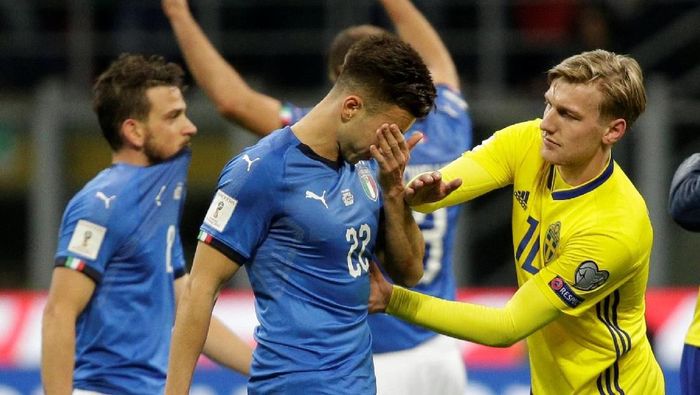 Stephan El Shaarawy menangisi kegagalan Italia lolos ke Piala Dunia 2018 (Max Rossi/Reuters) Stephan El Shaarawy menangisi kegagalan Italia lolos ke Piala Dunia 2018 (Max Rossi/Reuters)