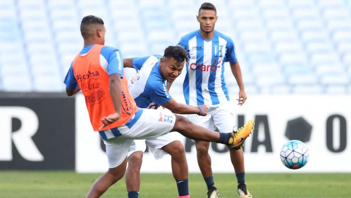 Sesi latihan Timnas Honduras (Foto: Mark Metcalfe/Getty Images)