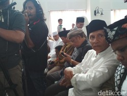 Datangi Ruang Sidang, Amien Rais Tonton Langsung Vonis Buni Yani