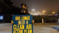 Foto: New Delhi Dikepung Asap, Warga Wajib Gunakan Masker
