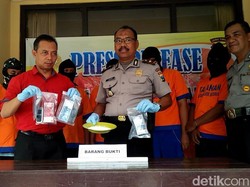 Tiga Karyawan Pabrik di Sidoarjo Kompak Curi Biji Plastik