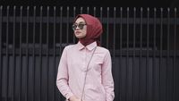 Contek 8 Gaya Selebgram Hijab Tampil dengan Warna Kekinian, Millenial Pink